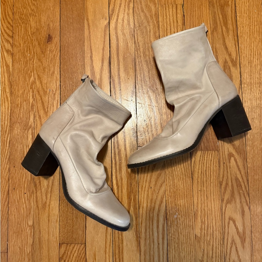 Chelsea & Violet Sock Slouchy Leather Boots Women Cream 9.5